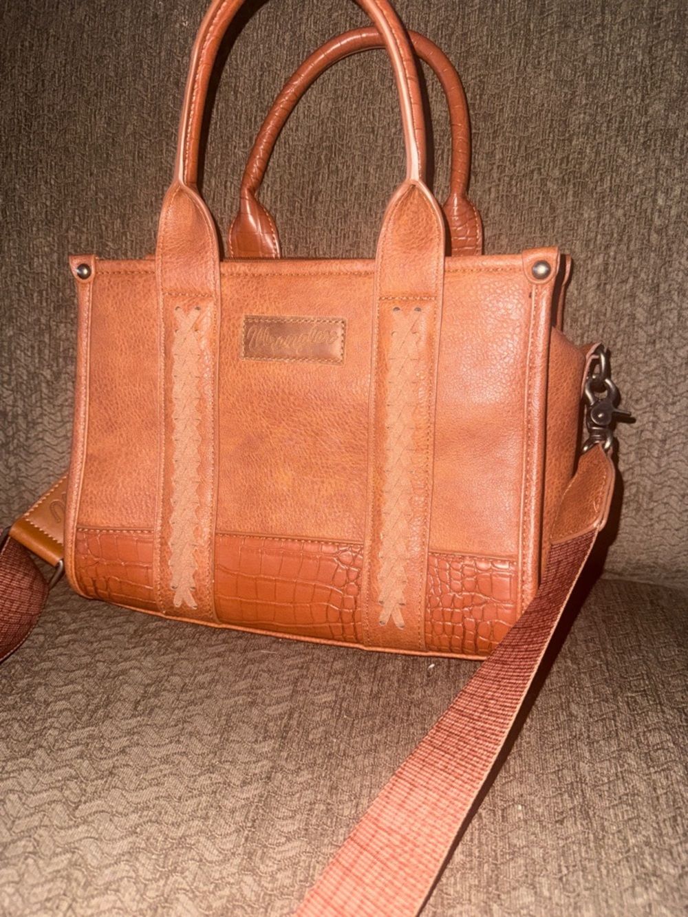 Wrangler Tan Leather Tote Bag with Crossbody Strap